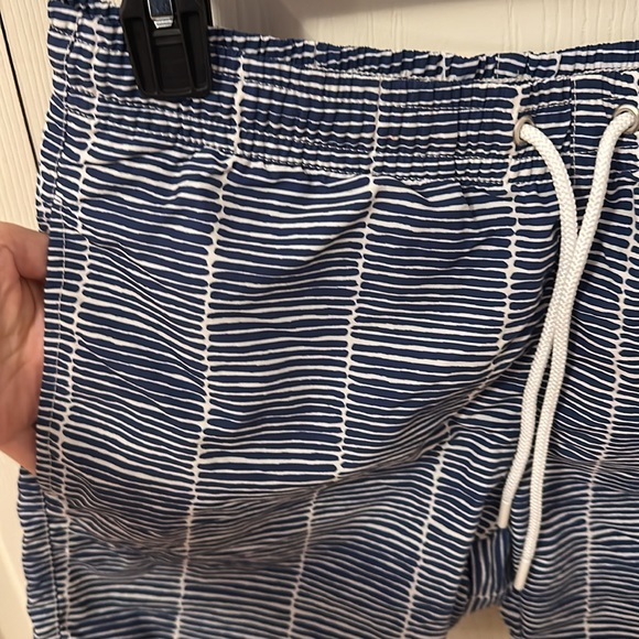 Lacoste men’s striped blue/white swim trunks size small - Picture 8 of 10